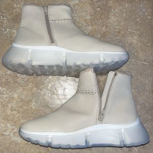 Seychelles Off Sherpa Lined Beige Genuine Leather Boot Non Slip Rubber Sole